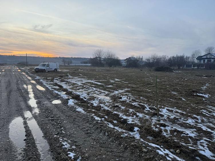 Parcela teren 652mp simian zona paraul baran pe partea cu dunarea - 2