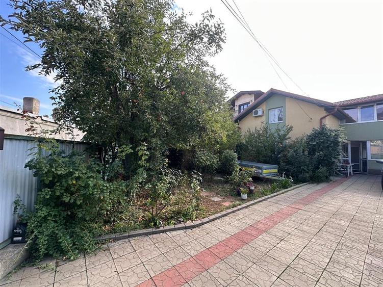 Casa individuala si spatiu comercial - 9