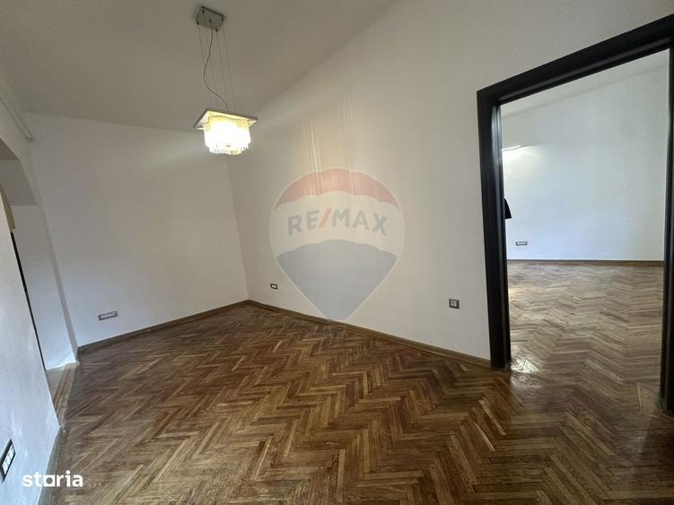 2 cam, central, tavan inalt, ideal birou, comisio 0 - 7