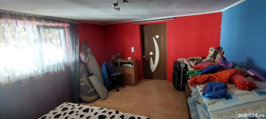 Vand casa cu 5 camere - 1