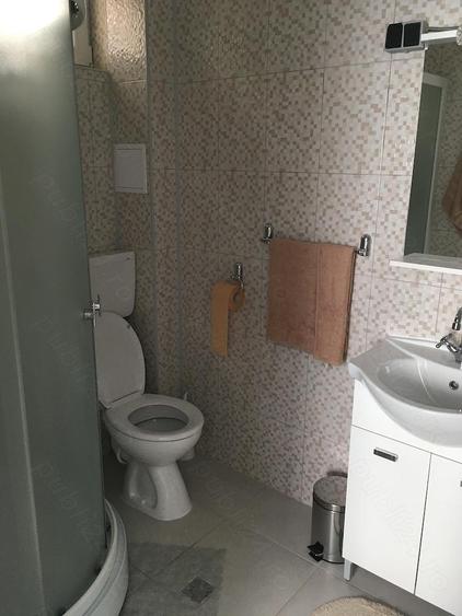 Vand casa renovata complet cu teren generos - 9