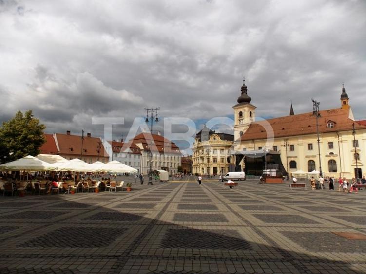 Spatiu comercial de vanzare 56 mpu cu vitrina Centrul Istoric Sibiu - 1