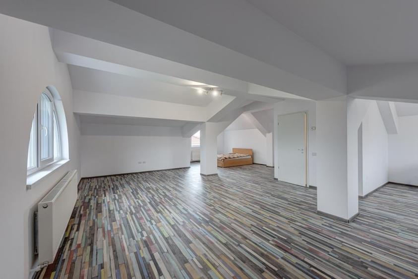 Vilă Spațioasă de Închiriat în Crevedia – Ideală pentru Familie (P+1+M) - 23