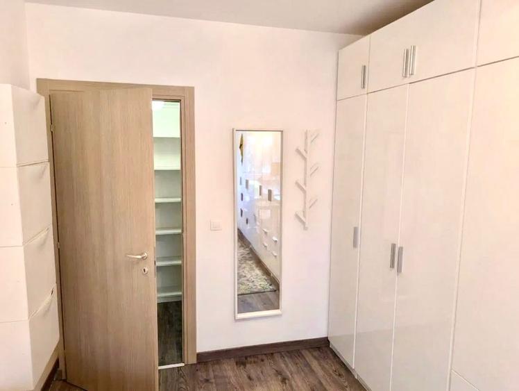 Apartament cu 3 camere semidecomandat, mobilat în Floreasca