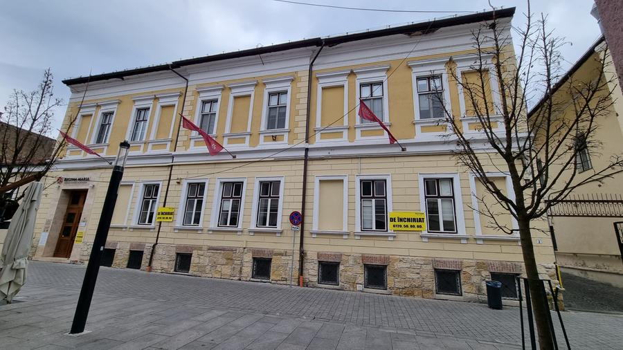 De închiriat fosta clinică Regina Maria – lângă Piața Unirii - 1