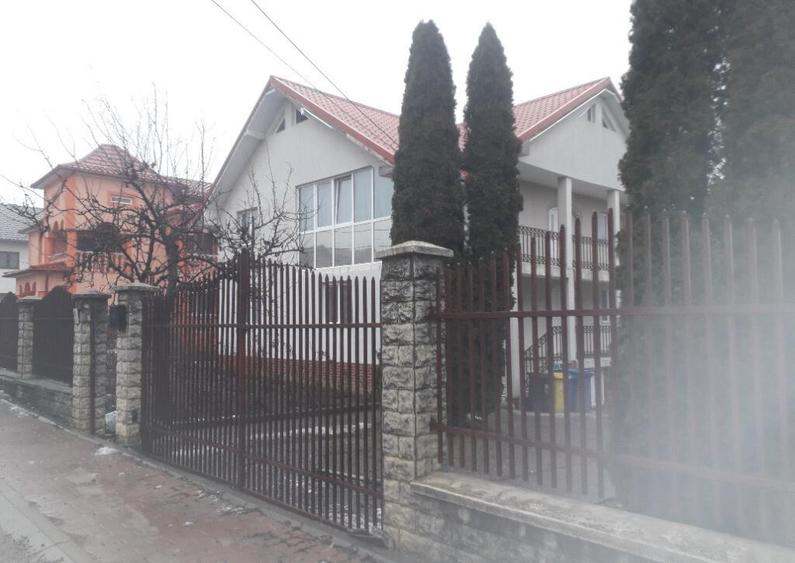 Casa / Vila ( D+P+E ) Zona Sfantu Ilie - Intrare - 2