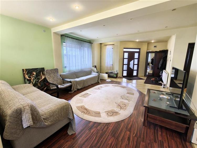 Casa cu 4 camere 2 bai curte spatioasa de inchiriat - 2