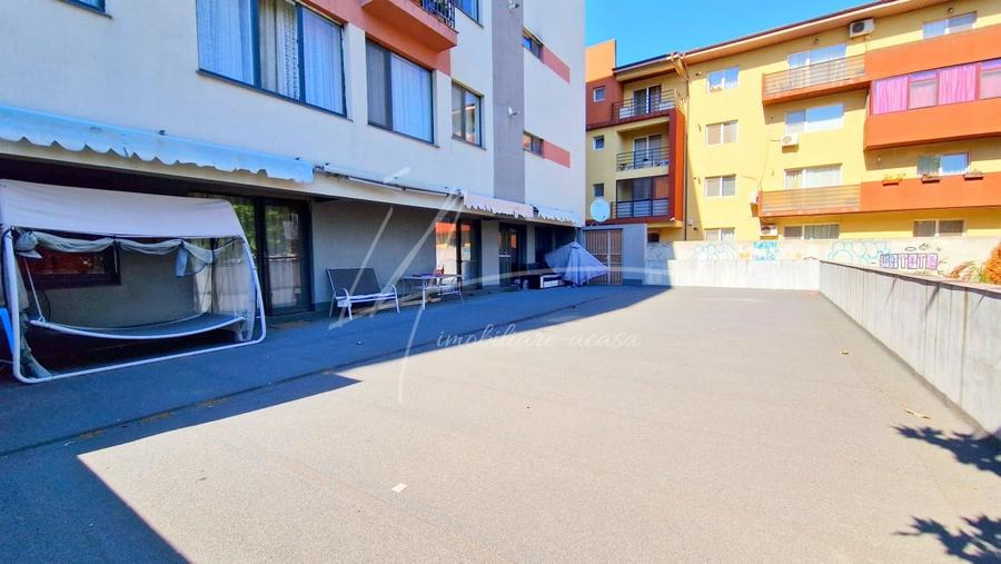 Apartament cu 5 camere si curte de 358 mp. - 20