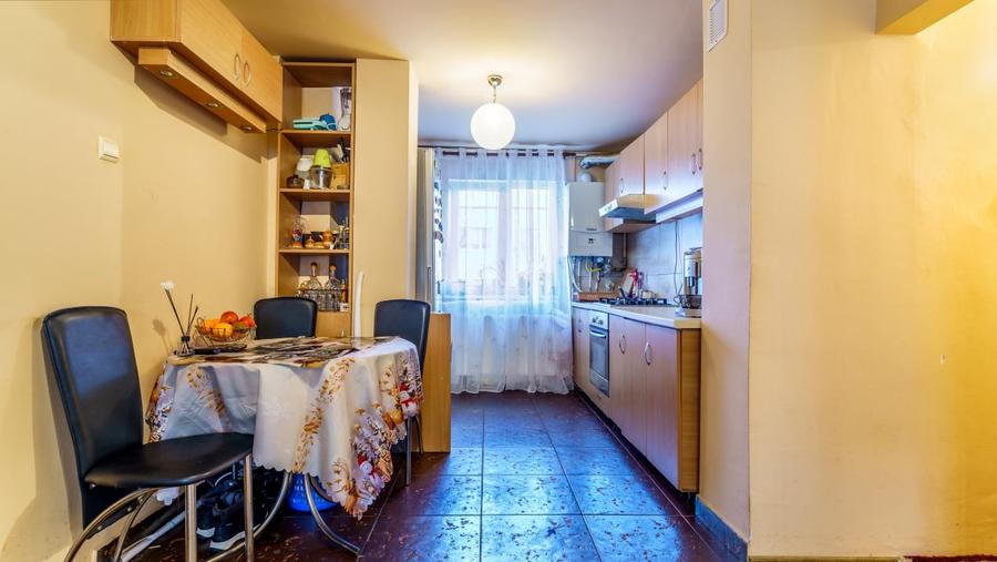 Apartament 4 camere , zona Complex Nora - 4