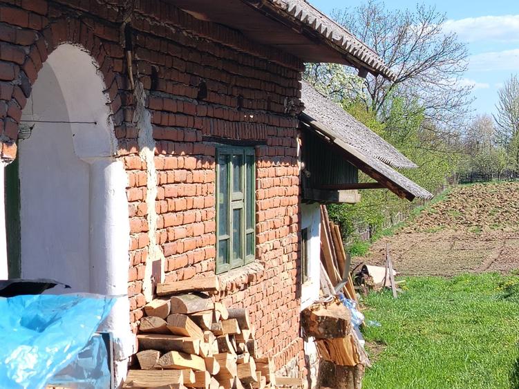 Vand casa cu teren aferent - 10