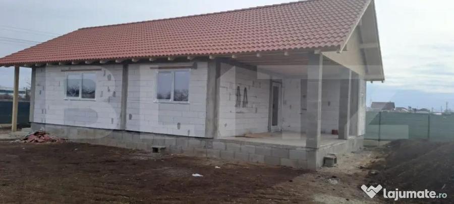 Casă cu 4 camere cu Teren 1134 Mp în Bărăbanț