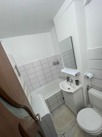 Inchiriez Garsoniera Tractorul - 8