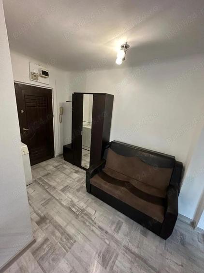 Agentie vand Garsoniera decomandata,1 Mai - Confecti-Politia Locala,,K-uri,etaj.1 - 4