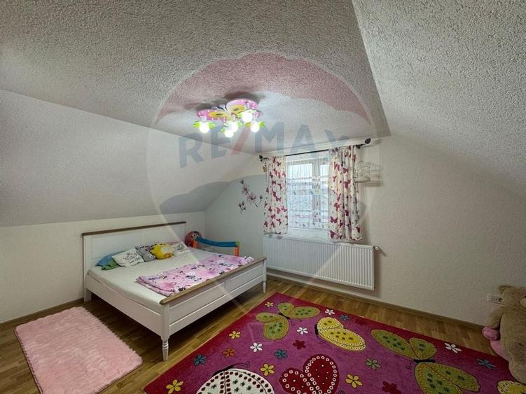 Casă / Vilă cu 4 camere de vânzare în zona Bujac-Arad - 12
