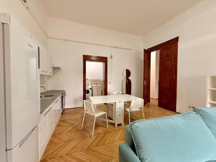 Apartament cu 4 camere decomandat, mobilat în Ultracentral