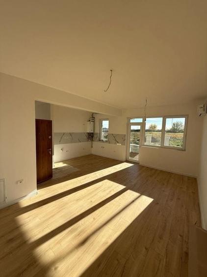 GRADINA 105 mp. Aproape de Zone2 si Mega Image. Decomandat. - 2