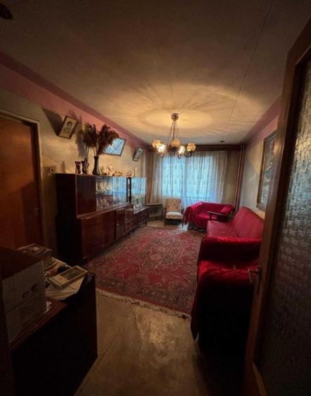 Apartament cu 3 camere semidecomandat, mobilat în Militari