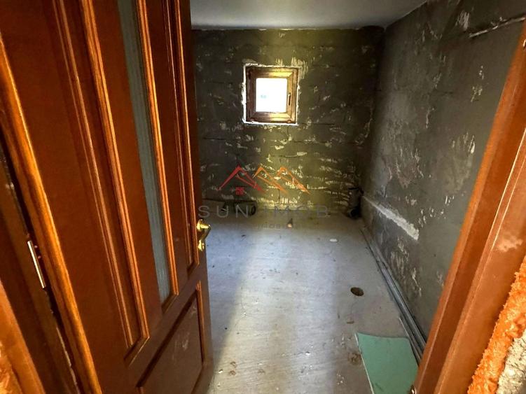 Vila S+P+E, priveliste deosebita, 6 camere, garaj, terasa, Cornu, PH - 21