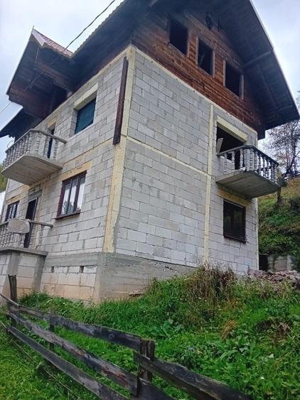 Vand casa la munte - 3