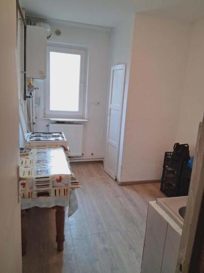 Razboieni-garsoniera de vanzare stradala - 1