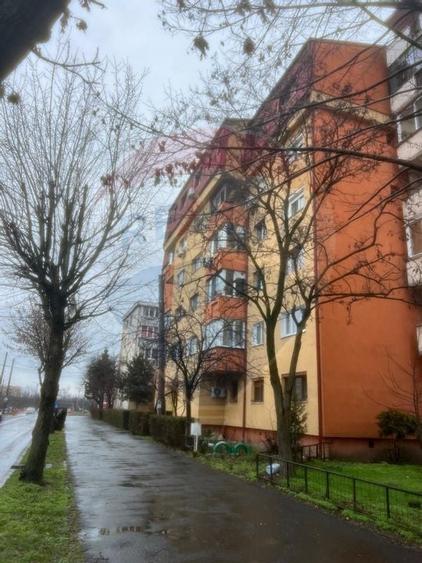 Apartament 3 camere, decomandat, Micalaca 300 -N.Titulescu, Etj 3/5 - 1