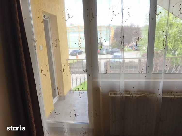 Casă cu 3 camere cu Teren 400 Mp în Acățari