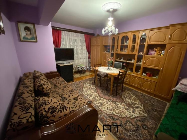 Apartament cu 2 camere decomandat, V Aaron