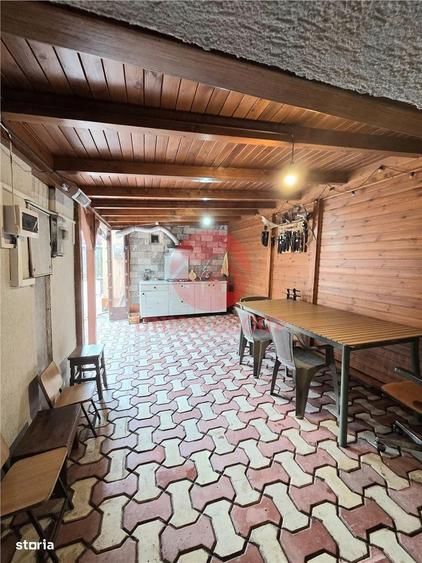 Casă cu 4 camere în Central