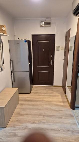 Apartament cu 3 camere decomandat, mobilat în Brâncoveanu