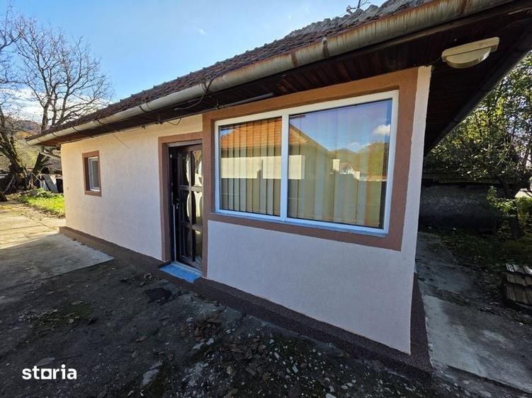 Casă cu 2 camere cu Teren 951 Mp în Central