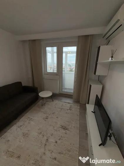 Apartament cu 2 camere decomandat în Victoriei