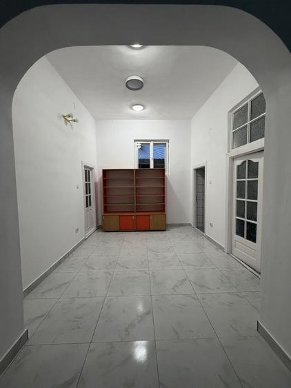 Spațiu comercial, de 60 mp, în Șepreuș
