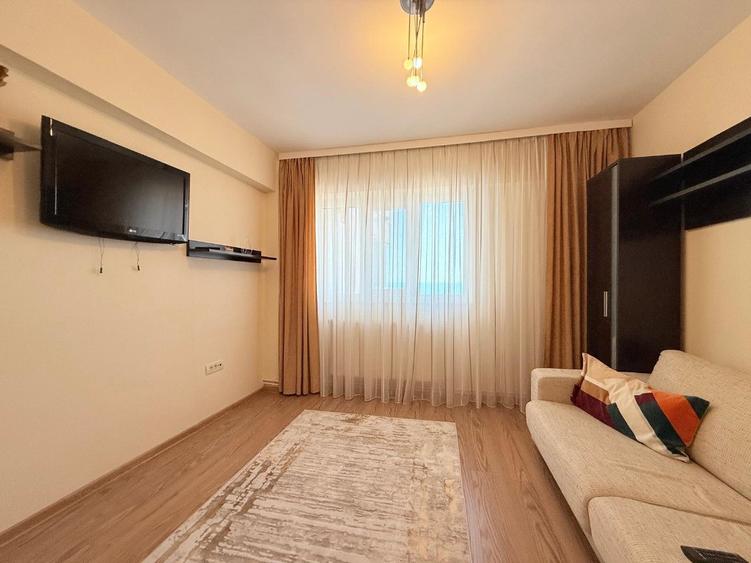 Apartament cu 3 camere decomandat în Faleza Nord