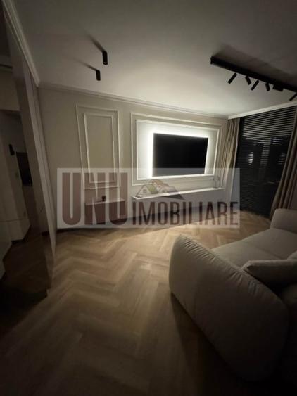 Piata Unirii-Etaj intermediar-Renovat complet - 3