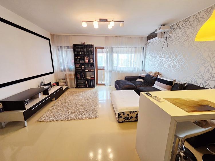 Apartament cu 3 camere decomandat în Ultimul leu