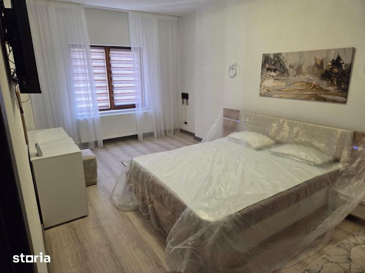 Casă cu 4 camere cu Teren 500 Mp în Central