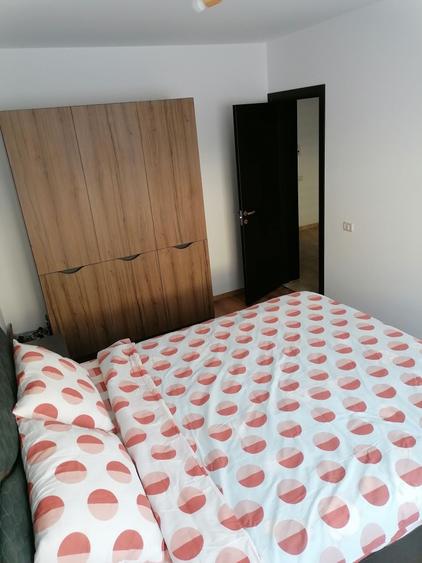 Apartament cu 2 camere decomandat în Noua
