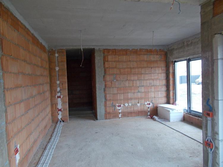 Duplex cu 3 camere cu Teren 310 Mp în Urseni