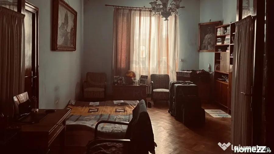 Apartament cu 4 camere semidecomandat în Ultracentral