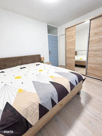 Apartament cu 3 camere semidecomandat în Turnișor