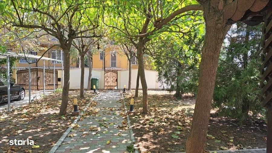 Casă cu 4 camere în Central
