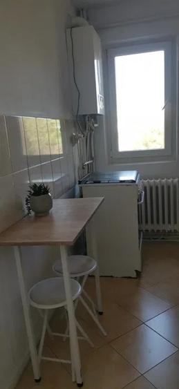 Apartament cu 2 camere, decomandat, zona Podu de Piatra - 5