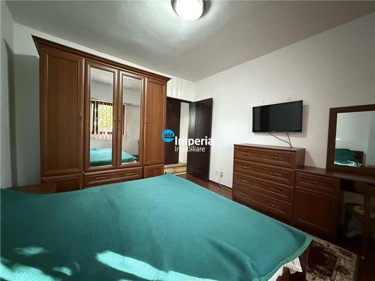 Inchiriez apartament 3 camere, decomandat, Zona Nicolina - Podu Ros - 4