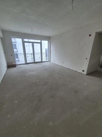 Vand apartament compus din 2 camere, hol, baie ,bucatarie si balcon, semifinisat Str. Liviu Rebreanu - 10