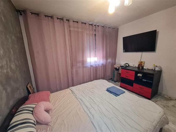 Apartament 3 camere, zona Piata Mare cu centrala - 4