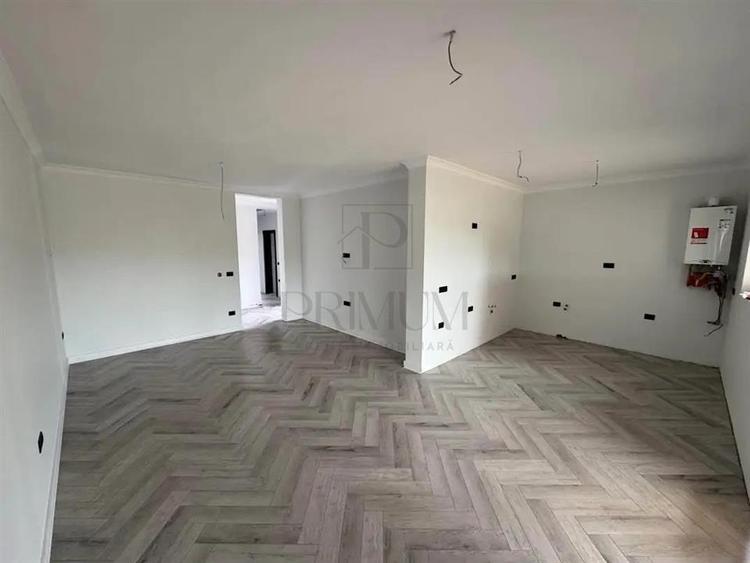 Duplex pe plan -  4 camere - toate utilitatile - 7