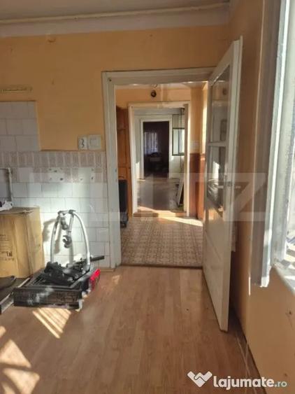 Casă cu 3 camere cu Teren 610 Mp în 7 Noiembrie