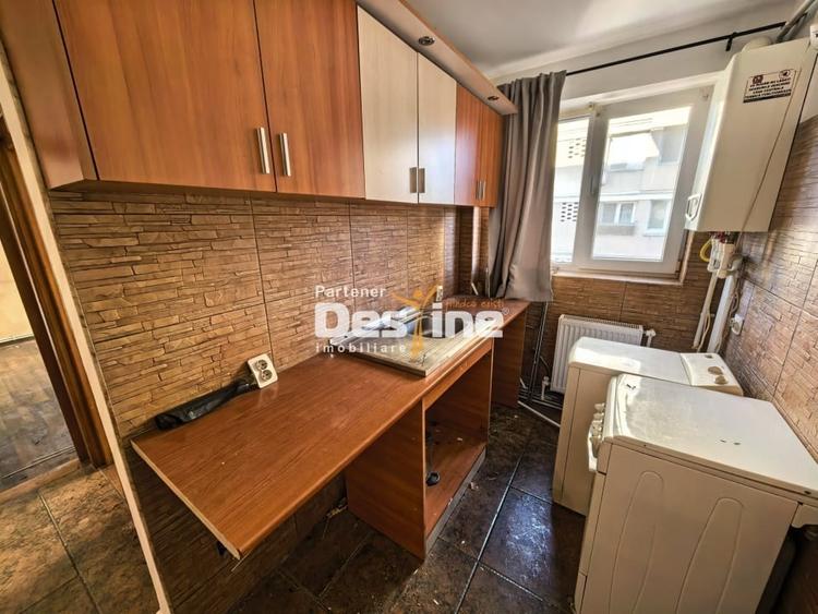 Piata Unirii -  Apartament cu 2 camere 48 mp decomandat, balcon, geam la baie - 6