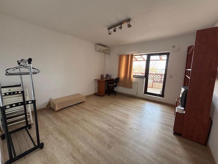 Inchiriez apartament 3 camere - 3