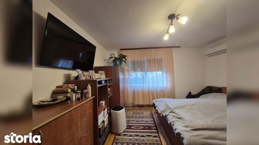 Casa pe un nivel, cu livada, la intrarea in Dezmir - 1